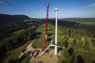 Une fois opérationnelles, les six éoliennes permettront la production de 22 millions de kilowattheures par an, de quoi alimenter 6100 ménages, soit l'équivalent de la consommation électrique annuelle de la commune de Sainte-Croix et de ses industr...